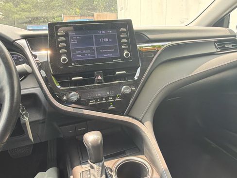 Used 2024 Toyota Camry SE FWD image 31