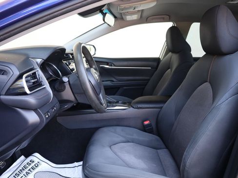 Used 2018 Toyota Camry LE FWD image 14