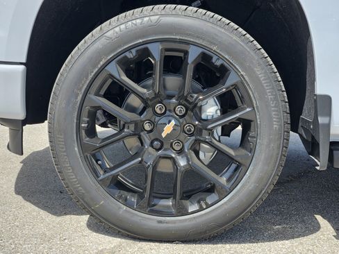 New 2026 Chevrolet Silverado 1500 High Country AWD/4WD image 7