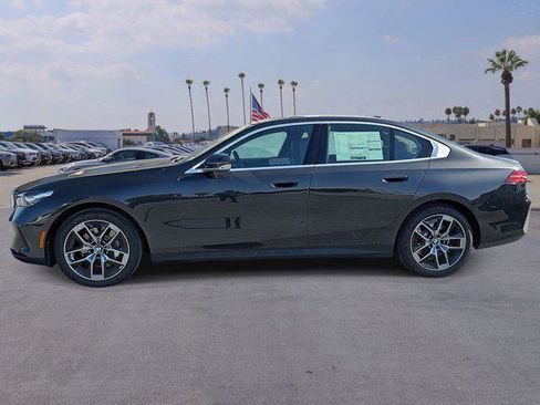 New 2026 BMW 530i w/ Executive Package image 8