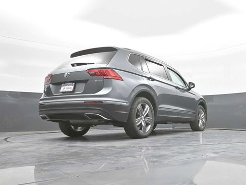 Used 2021 Volkswagen Tiguan SEL AWD/4WD image 42