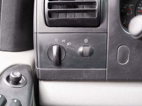 Used 2007 Ford F350 XL image 7