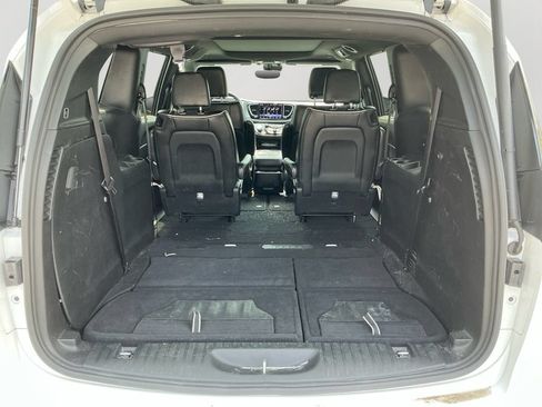 Used 2025 Chrysler Pacifica Limited FWD image 14