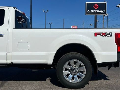 Used 2022 Ford F250 Platinum w/ FX4 Off-Road Package image 5