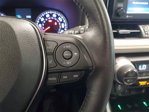 Used 2021 Toyota RAV4 XLE Premium image 24
