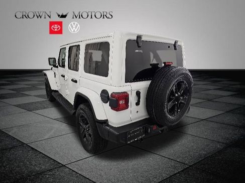 Used 2020 Jeep Wrangler Unlimited Sahara AWD/4WD image 4