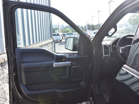 Used 2018 Ford F150 Lariat w/ Equipment Group 502A Luxury AWD/4WD image 17