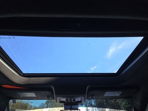 Used 2022 GMC Sierra 1500 AT4X image 43