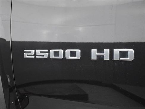 Used 2022 Chevrolet Silverado 2500 High Country image 11