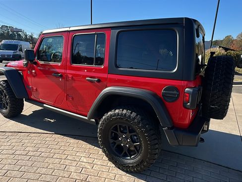 Used 2025 Jeep Wrangler Willys image 10