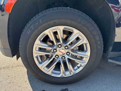 Used 2022 GMC Yukon SLE image 35