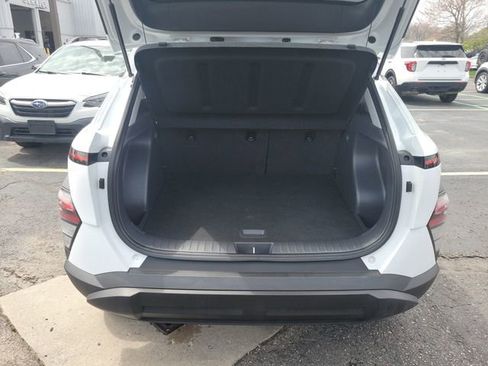 Used 2025 Hyundai Kona SEL AWD/4WD image 30