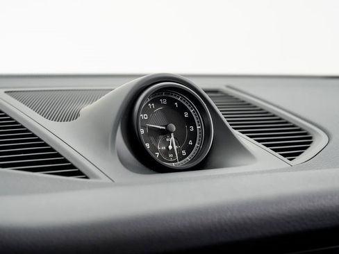 Used 2025 Porsche Macan image 17