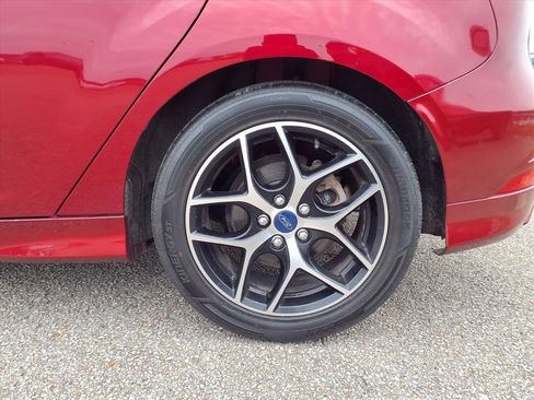 Used 2015 Ford Focus SE w/ SE Sport Package image 7