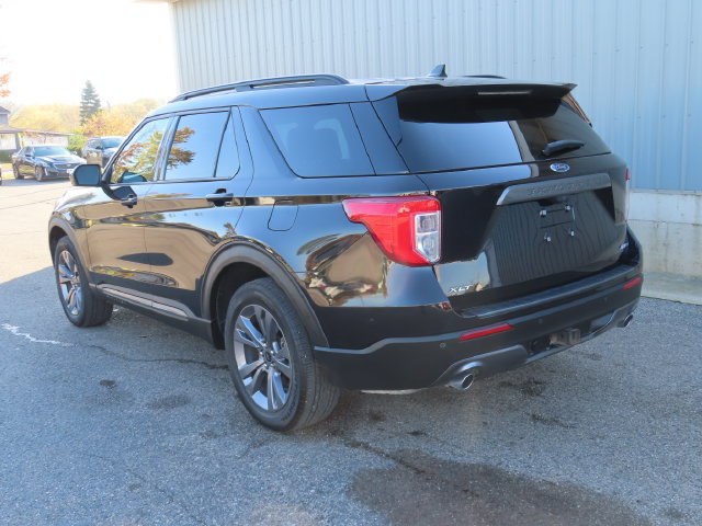 Used 2022 Ford Explorer XLT w/ Equipment Group 202A AWD/4WD image 9