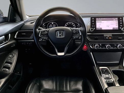 Used 2018 Honda Accord Touring image 8