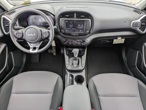 Certified 2023 Kia Soul LX w/ LX Technology Package FWD image 11