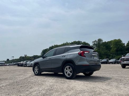 Used 2023 GMC Terrain SLE w/ Driver Convenience Package FWD image 10