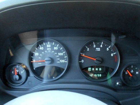 Used 2011 Jeep Patriot Latitude AWD/4WD image 18