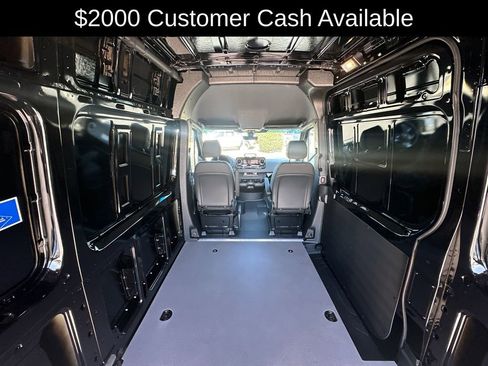 Used 2025 Mercedes-Benz Sprinter 2500 image 21