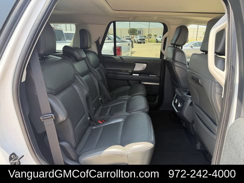 Used 2025 Ford Expedition Active AWD/4WD image 36