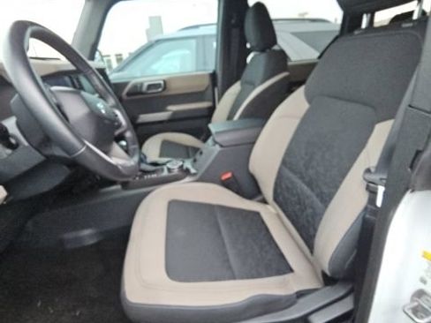 Used 2023 Ford Bronco Wildtrak image 2