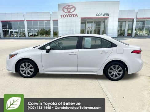 Used 2025 Toyota Corolla LE FWD image 2