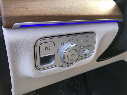 Used 2022 Mercedes-Benz GLE 350 4MATIC w/ Premium Package image 14