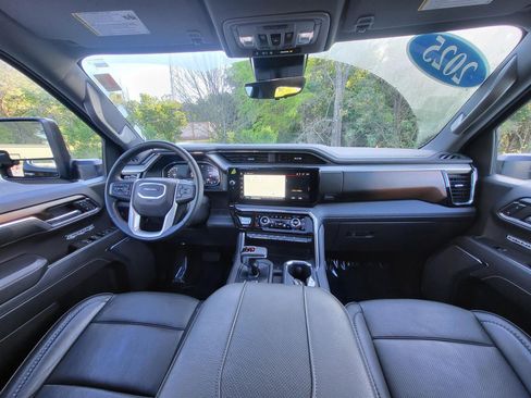 Used 2025 GMC Sierra 1500 Denali w/ Denali Reserve Package AWD/4WD image 15