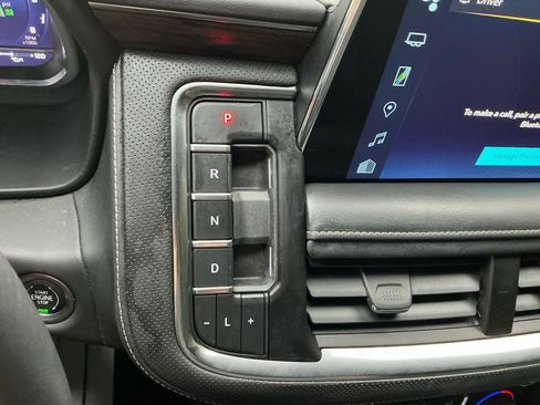 Used 2022 Chevrolet Suburban Premier image 20