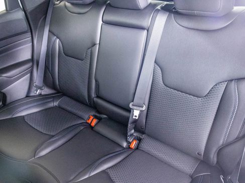 New 2026 Jeep Compass Latitude image 27