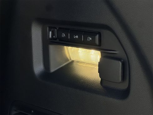 New 2026 Ford Explorer Platinum image 25