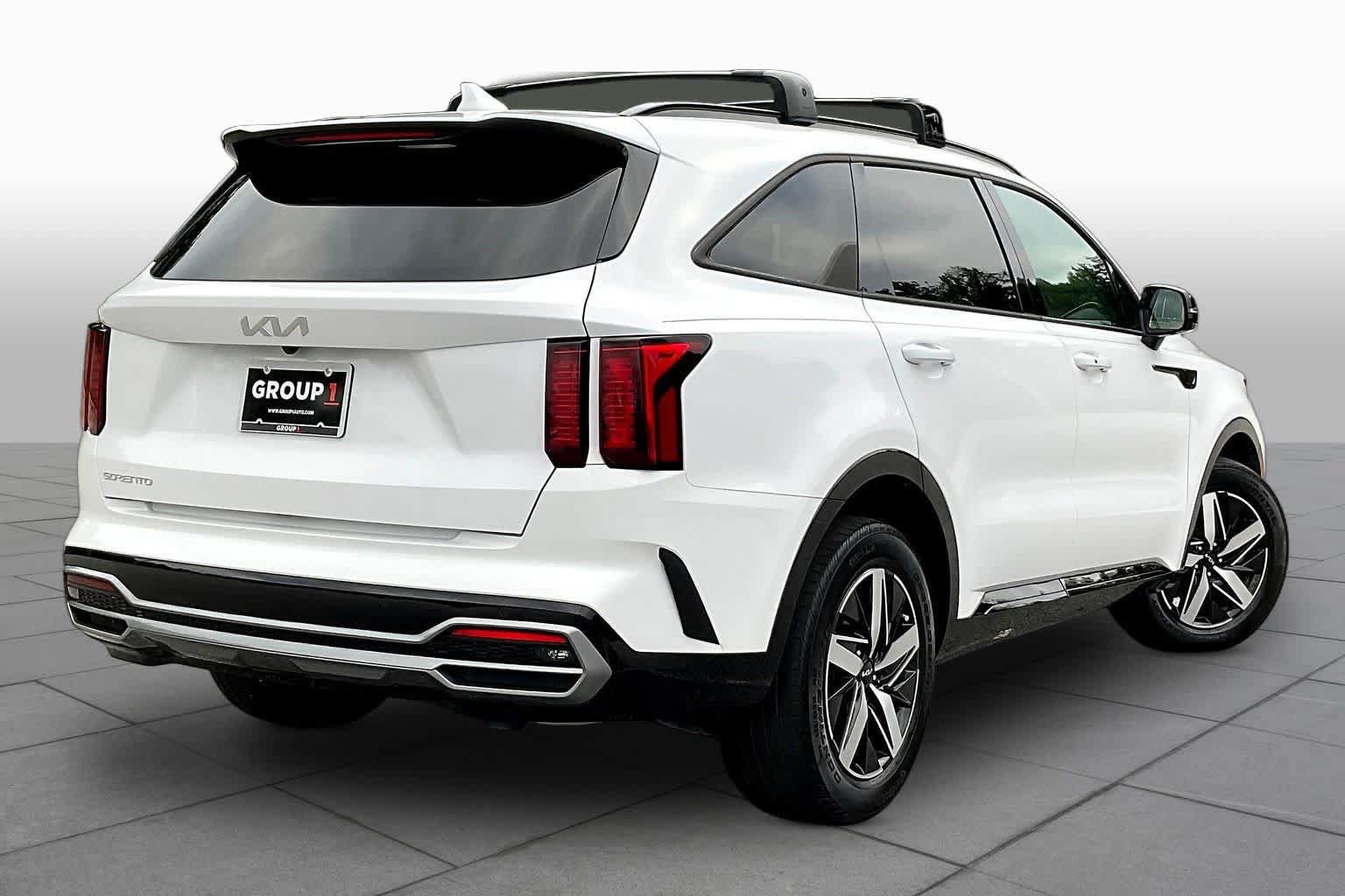 Used 2023 Kia Sorento EX w/ Panoramic Sunroof Package FWD image 13