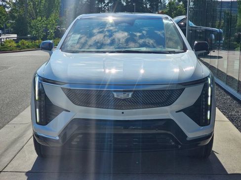 New 2026 Cadillac Optiq Luxury 2 AWD/4WD image 8