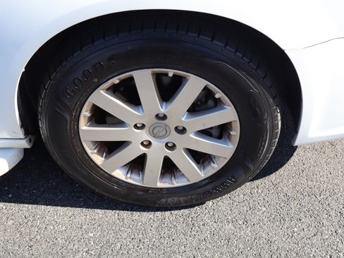 Used 2014 Chrysler Town & Country Touring image 15