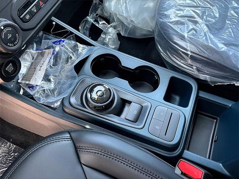 New 2025 Ford Maverick Lariat w/ Black Appearance Package image 9