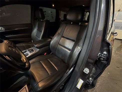 Used 2019 Jeep Grand Cherokee Limited image 11