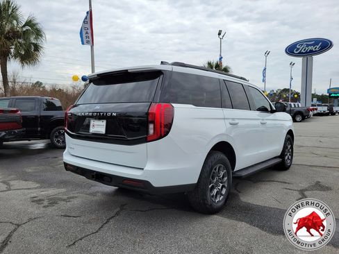 New 2025 Ford Expedition Active RWD image 5