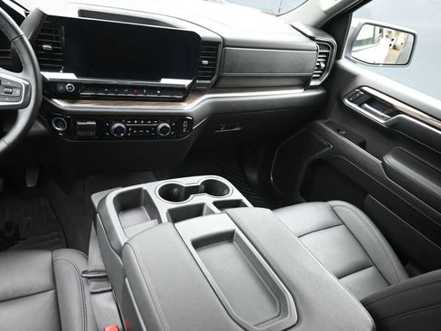 Used 2025 Chevrolet Silverado 1500 LT w/ Leather Package image 12