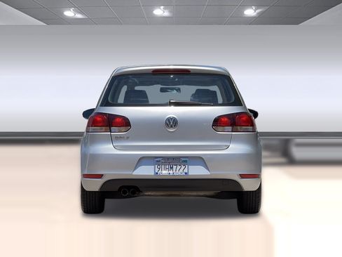 Used 2012 Volkswagen Golf 2-Door FWD image 9