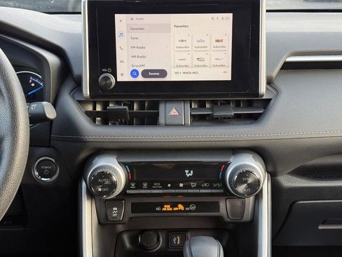 Used 2025 Toyota RAV4 XLE image 14