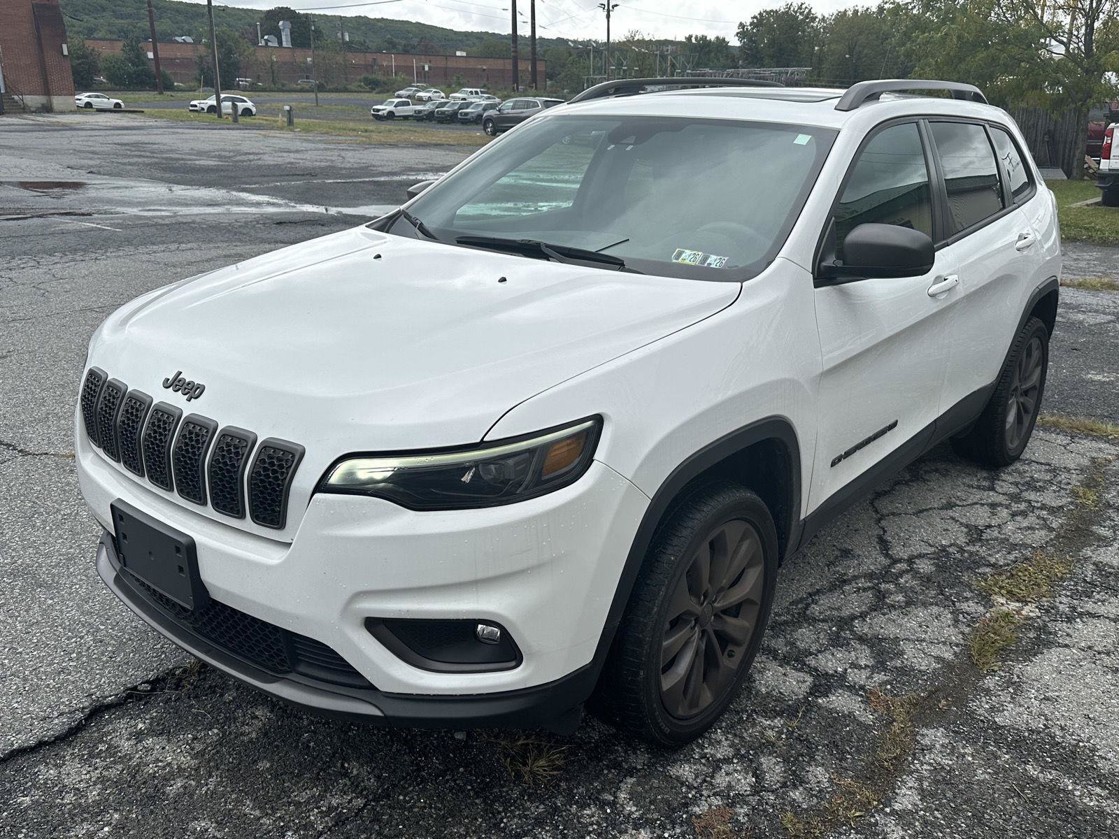 Used 2021 Jeep Cherokee Latitude Lux 80th Anniv w/ Quick Order Package 26U 80TH AWD/4WD image 4