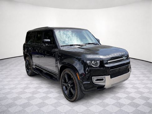 Used 2025 Land Rover Defender 130 X-Dynamic SE AWD/4WD image 7