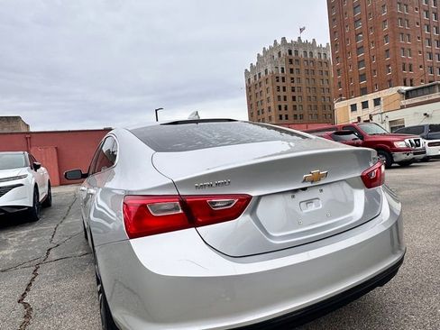 Used 2018 Chevrolet Malibu LT w/ Leather Package image 7