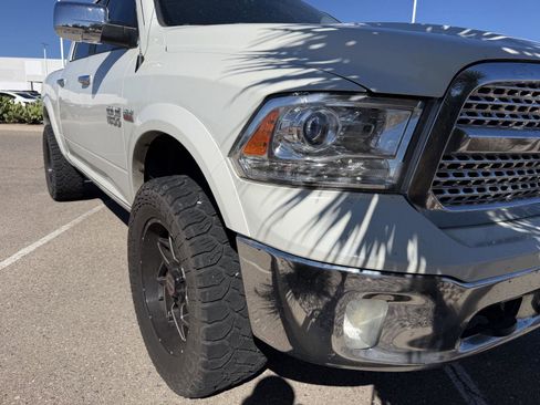 Used 2018 RAM 1500 Laramie AWD/4WD image 12