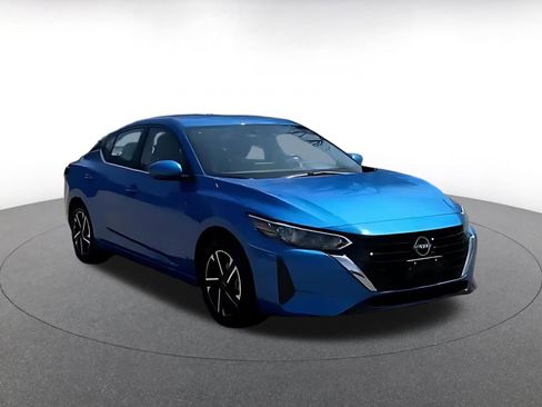 Used 2025 Nissan Sentra SV FWD image 3