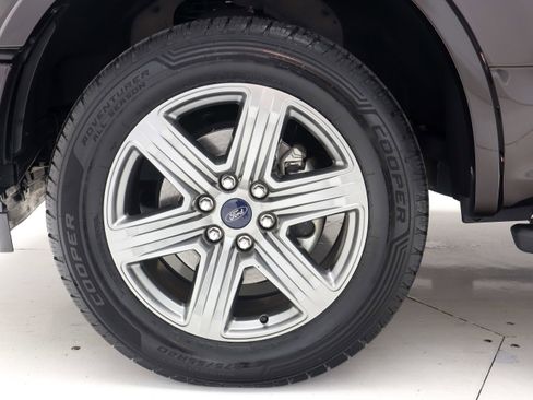 Used 2018 Ford F150 XLT w/ Equipment Group 302A Luxury AWD/4WD image 27