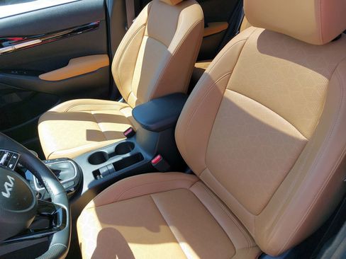 Used 2024 Kia Seltos SX w/ SX Sunroof Package AWD/4WD image 17