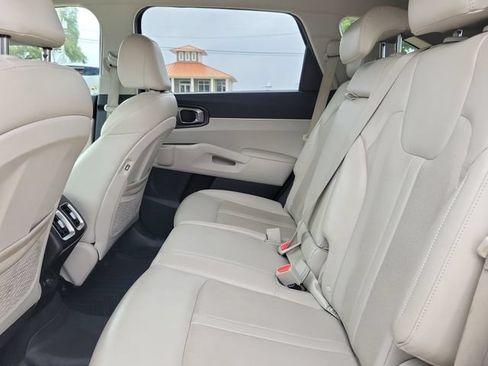 Used 2022 Kia Sorento S FWD image 27