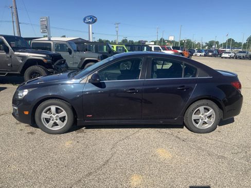Used 2016 Chevrolet Cruze LT w/ Sun And Sound Package FWD image 5